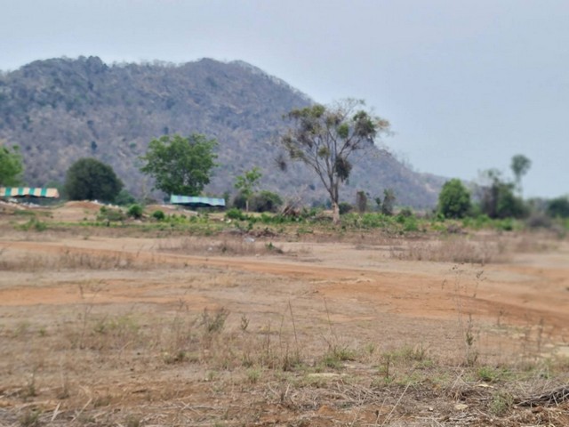 เมษานี้ทีมการตลาดขอเสนอทรัพย์ขายลูกค้า ขายที่ดินติดภูเขา ต.พระนอน อ.เมือง จ.นตรสวรรค์ วิวสวยมากๆๆ 5ไร่เศษ โทร 096-882-1857