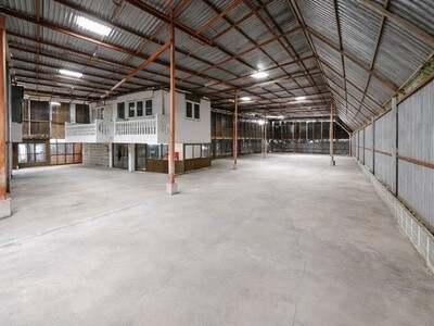 ให้เช่าโกดัง 900ตร.ม. 4นอน รถสิบล้อได้  ถูกที่สุดในโลก ตรมละ 35 บ