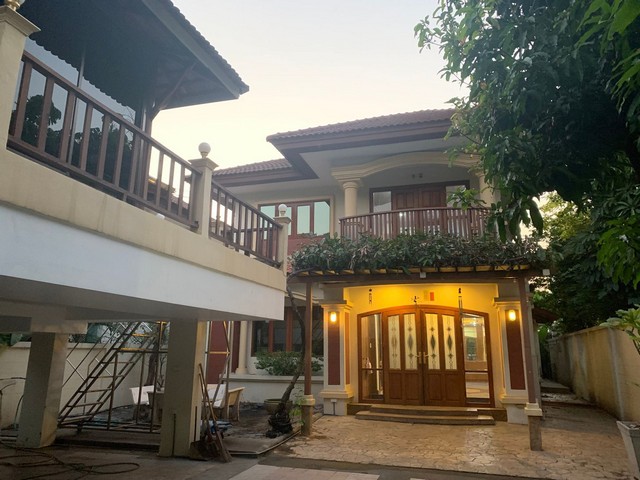 รหัสC4912 ให้เช่าบ้านเดี่ยว 2ชั้น ถนนสุขุมวิท เอกมัยซอย10 เหมาะทำที่พักอาศัยและโฮมออฟฟิศ
