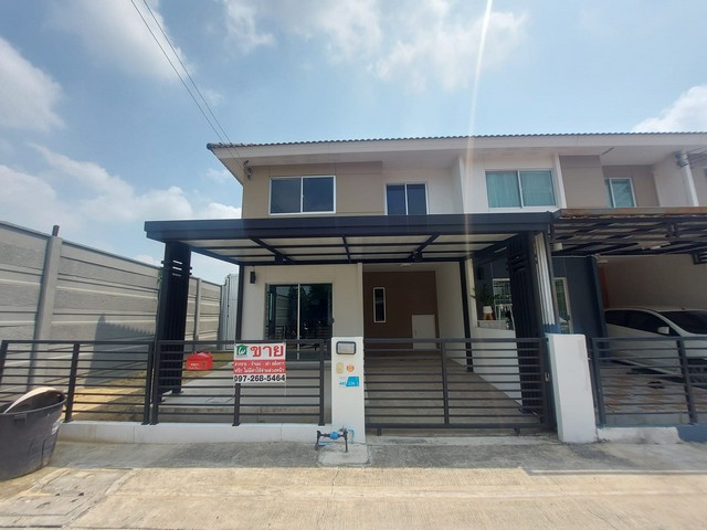 ขายทาวน์โฮม บ้านพฤกษา 113 กรุงเทพ-ปทุมธานี หลังริม 26.4 SQW 3 ห้องนอน ต่อเดิมหลังคาหน้าบ้านและหลังบ้าน 