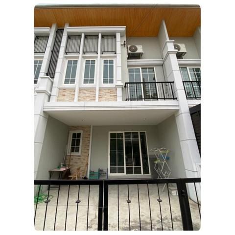 ให้เช่าและขาย ทาวน์เฮ้าส์ 4 ห้องนอน 3 ห้องน้ำ โกลเด้น ทาวน์ รามอินทรา-คู้บอน ใกล้แฟชั่นไอส์แลนด์