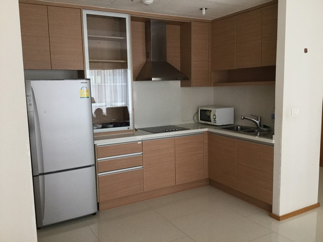 condo The Emporio Place  พื้นที่เท่ากับ 101 ตรม 2ห้องนอน 60000 THAI BAHT   VERY GOOD