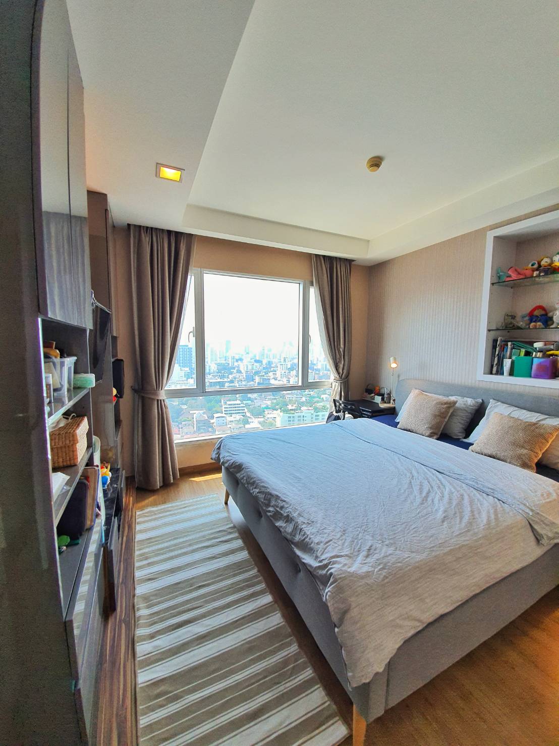 condo Thru Thonglor ทรู ทองหล่อ ใหญ่ขนาด 67 SQUARE METER 2BEDROOM   สวยมาก -