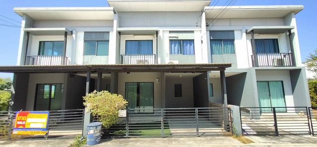 Townhouse เมททาวน์ ปทุม – ติวานนท์ 18 ตร.ว.  1990000 B. คุ่มค่า ปทุมธานี   