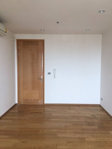 ขายด่วน CONDO ฟิวส์ สาทร-ตากสิน Fuse Sathorn - Taksin พท. 28 ตารางเมตร 3300000 thb ไม่ไกลจาก - ราคาคุ้ม