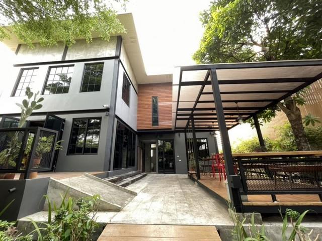 ให้เช่าอาคาร 2 ชั้น 250 ตรว. สไตล์ลอฟท์ ย่านนนทบุรี ใกล้ MRT บางรักน้อยท่าอิฐ ตกแต่งสวยงามแบบ Nordic มีพื้นที่สวน เหมาะทำโฮมออฟฟิศ คาเฟ่ 