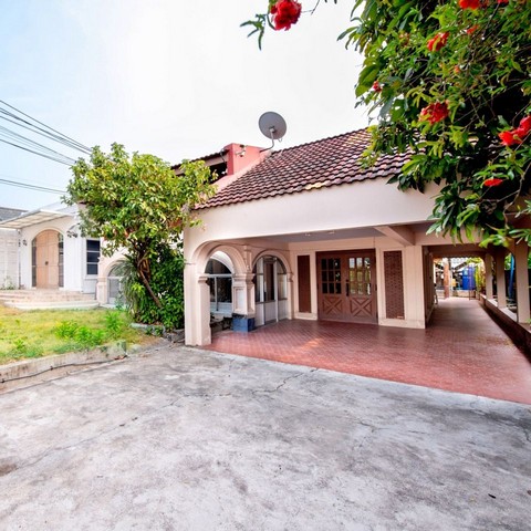 HS583ขายบ้านเดี่ยว 2 หลัง บนเนื้อที่ 145 ตรว.หมู่บ้านประชานิเวศน์ 2 ซอยสามัคคี 58/12 ถนนประชาชื่น เดินทางสะดวก