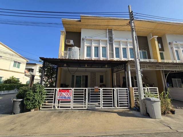 TOWNHOUSE โกลเด้น ทาวน์ รัตนาธิเบศร์-สถานีรถไฟฟ้าบางพลู 24 ตรว. 4ห้องนอน 3850000 BAHT Good