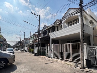 นันทนา ตลาดพูนทรัพย์ 300ม.  MRTรังสิต 4.7 กม. ทาวน์เฮ้าส์ 2.5 ชั้