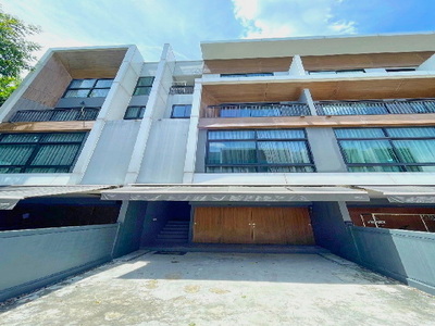 รร. สตรีวิทยา2 MRTภาวนา 3กม. ลาดพร้าว71 ให้เช่าทาวน์โฮม 3.5 ชั้น