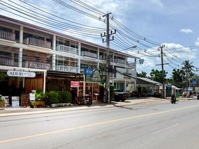 ห้องชั้น 1 ว่างให้เช่า เพื่อทำธุรกิจ ร้านอาหาร ร้านคาเฟ่ ทำเลดีใก