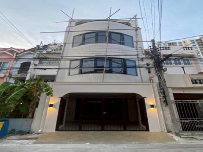 ให้เช่าทาวน์โฮมออฟฟิศ3ชั้นบ้านมณียาวิลย์4นอน3น้ำแอร์เฟอร์ครบเช่า4