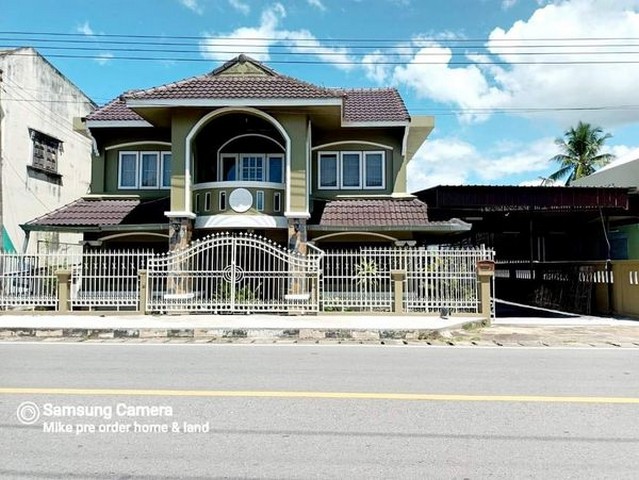 #House for sale with warehouse ขายบ้านเดี่ยว 2 ชั้น สไตล์ปั้นหยา พร้อมโกดัง