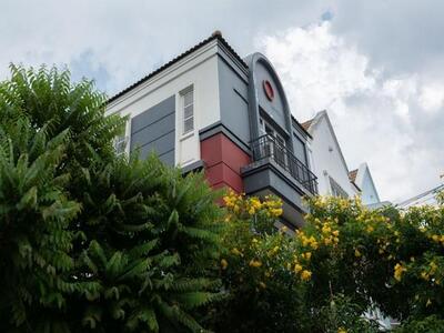 ให้เช่าโฮมออฟฟิศ 3 ชั้น 27 ตรว. หมู่บ้านชาลิสา ลาดพร้าววังหิน34
