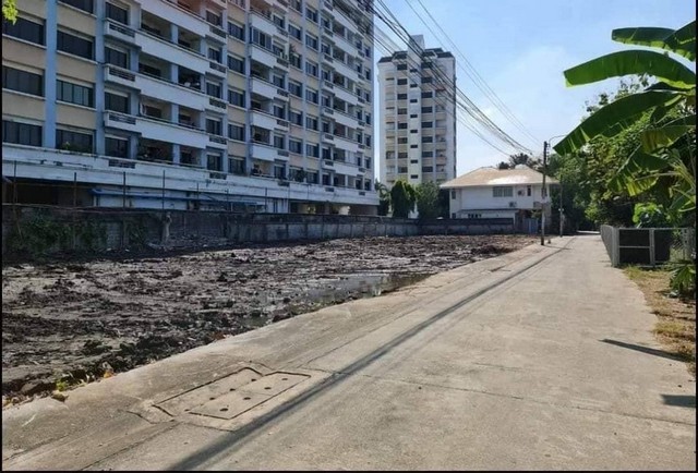 ขายที่ดิน พร้อมสิ่งปลูกสร้าง บางนา-ตราด ซอย 8  เนื้อที่ 490 ตารางวา ใกล้เซ็นทรัลบางนา 
