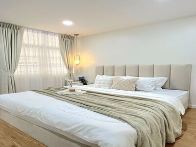   4 ห้องนอน 3 ห้องน้ำ  ตกแตงสวยงามพร้อมอยู่ หมู่บ้านรัชดานิเวศน์