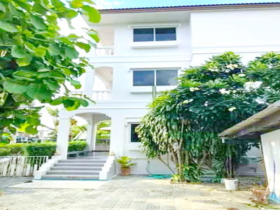 จอดรถ4-5คัน ที่ดินครึ่งไร นวมินทร์ 105-115 MRT รามอินทรา 40 3.7กม