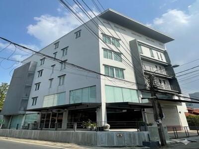 ให้เช่าโฮมออฟฟิศ 4.5 ชั้น 73 ตร.ว. ถนนพระราม 9 เขตสวนหลวง ใกล้เดอ