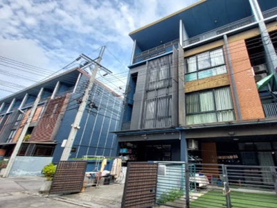 แจ้งวัฒนะ31-37  MRT เมืองทองธานี300 ม. ให้เช่าทาวน์โฮม 3.5 ชั้น