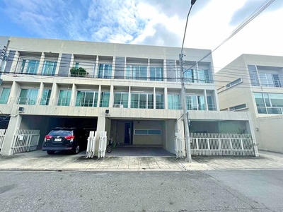 เดอะไนน์ พระราม 9 1.2 กม.  พัฒนาการ18-26 พระราม9 ARL รามคำแหง 1.8