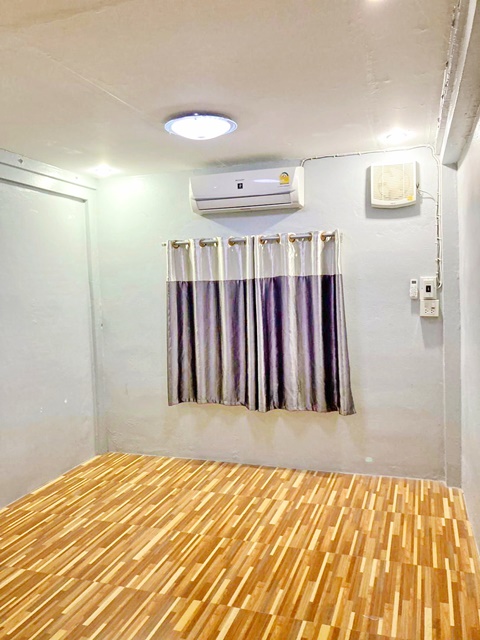 รีโนเวทแล้ว  ให้เช่าบ้าน  3นอน Makro ลำปาง  Big C ใหม่  1น้ำ 1ครัว  เซ็นทรัล 20 ตรว. 130 ตรม.