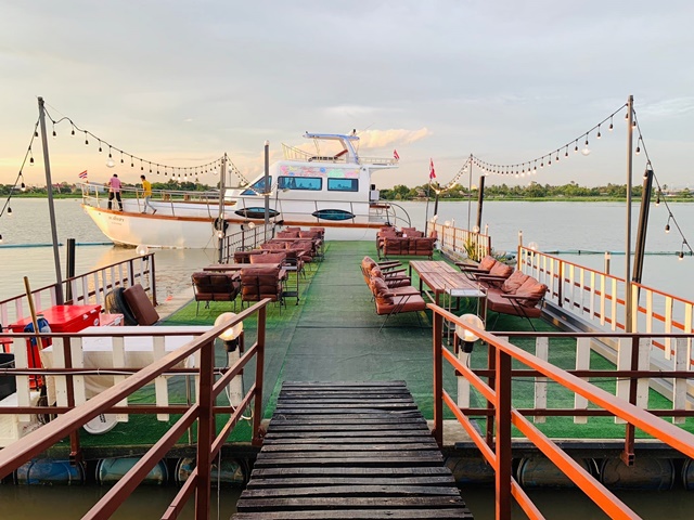ขายร้านอาหาร เรือยอร์ช ริมแม่น้ำเจ้าพระยา6นอน 6น้ำแอร์4 100 ตารางวา  ต่อรองได้ 