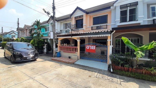 ขาย ทาวน์เฮ้าส์2ชั้น โครงการอักษรา บางบัวทอง แถมแอร์  ราคาพิเศษ  1.69 ล้าน