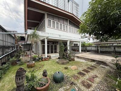 ให้เช่าบ้านเดี่ยว 2 ชั้น ซอยรามคำแหง 87 ใกล้ตลาดบางกะปิ , ตลาดเสร