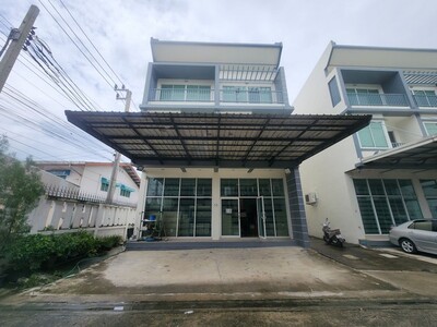 ขายทาวน์โฮม ตึกเดี่ยว 3 ชั้น โครงการ ฟูลเฮาส์ บางแวก 94 ถนนกว้าง 