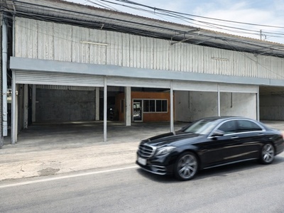 โกดังพร้อมออฟฟิศ ตลาดเจ้าสัว69  700ม.  ถ.บางบอน3 144 ตร.ม. เพชรเก