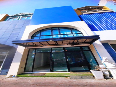 ให้เช่าอาคารพาณชิย์ 5ชั้น 8นอน ใหญ่มาก  BTSปุณณวิถี 600ม. บน Skyw