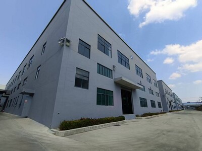 ชั้น พื้นที่ต่อชั้น 3,176.87 ตร.ม. รวม 2 ชั้น 6,353.74 ตร.ม. ความ