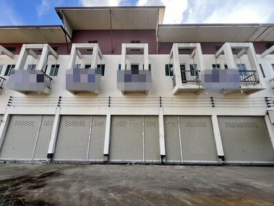 ขายอาคารพาณิชย์  ถนนเกาะคา-ห้างฉัตร  อำเภอห้างฉัตร  ลำปาง