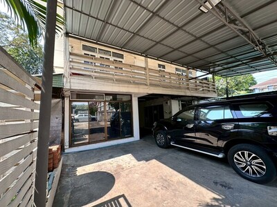  ขายที่ดินพร้อมสิ่งปลูกสร้าง ซอยเรวดี 14