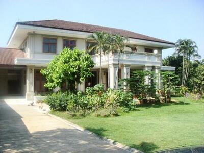 ขายที่ดิน 1 ไร่กว่า พร้อมบ้านเดี่ยว หมู่บ้านนวธานี ถนนเสรีไทย