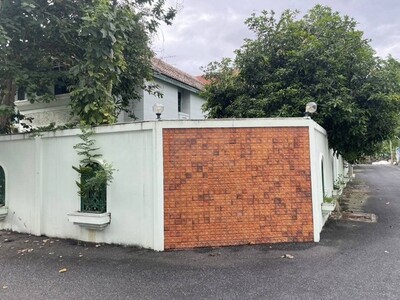 ขายที่ดินพร้อมบ้านเดี่ยว 2 ชั้นหลังมุม 100 ตรว. สุขุมวิท 71 ปรีดี