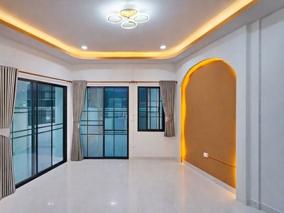 หลังมุม MRT สายสีชม สินแพทย์เสรีรักษ์ ทาวน์เฮาส์ 2นอน 2-3A/C 2น้ำ