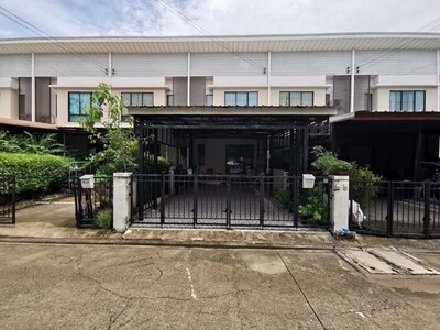 ขายทาวน์เฮ้าส์  หมู่บ้านโมดิ วิลล่า บางบัวทอง ถนนกาญจนาภิเษก