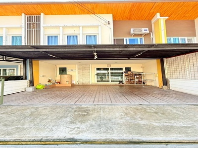 ขายเซ้งด่วน ทาวน์โฮม 2 ชั้น สุขาภิบาล5 หมู่บ้านโกลเด้นท์ทาวน์