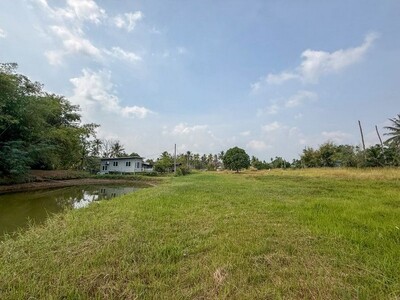 ขายที่ดินติดลำธาร ทำเลคุณภาพ บ้านโค้งดารา - หนองขาม ศรีราชา