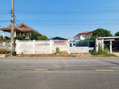 ขายโกดัง   ถนนบางกรวย-ไทรน้อย อำเภอบางบัวทอง นนทบุรี