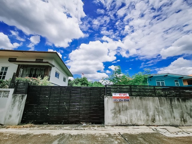 ที่ดินถมแล้ว 60 ตร.ว.  ซ.ประดิษฐ์มนูญธรรม หน้ากว้าง12ม. ลึก19ม. รูปสี่เหลี่ยมจัตุรัสสวย.