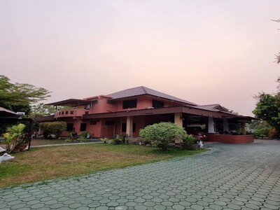 บ้านสวนหลังใหญ่ บรรยากาศดี ร่มรื่นด้วยต้นไม้ สารภี 