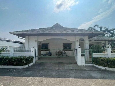 ขายบ้านเดี่ยว ซอยเนินพลับหวาน ติดโรงเรียนสว่างบริบูรณ์ หมู่บ้านมี