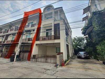 ให้เช่าทาวน์โฮม 3 ชั้น Premium place ซอยสุคนธสวัสดิ์ 38 ใกล้เลียบ
