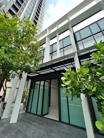 ให้แจ้งรหัส  YR06-003  Shop หน้าคอนโด Nue Noble   ขนาด 47.50  ตรม. 1 ชั้น