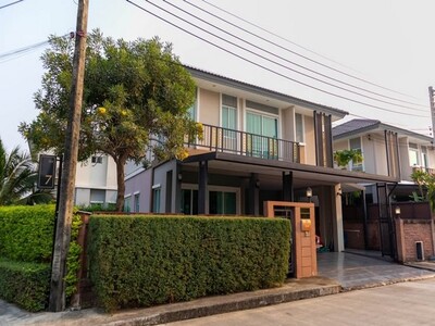 บ้านหลังมุม เฟอร์นิเจอร์ครบ มบ. ภัสสร เพรสทีจ ลุกซ์ พัฒนาการ 44