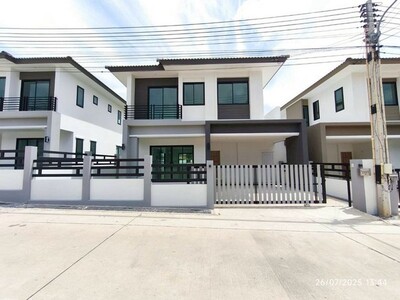 ขายบ้านเดี่ยวบ่อวิน Lake Valley ส่วนกลางครบ สระว่ายน้ำ ถนนกว้าง