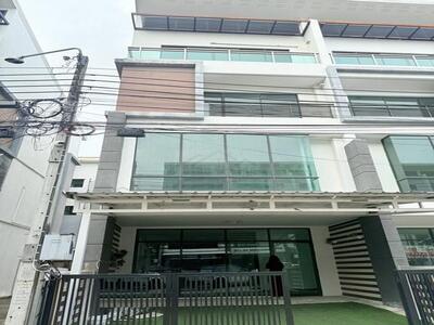 ให้เช่าโฮมออฟฟิศ4 ชั้น บางนา ติดถนนบางนา กม.5 ใกล้เซ็นทรัลบางนา