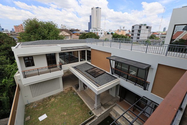 รหัส:  EA120252 ต้องการขาย บ้าน อินทมาระ 41 59000000 thb 4ห้องนอน 29 ตร.วา 2 Ngan 0 ไร่   one price